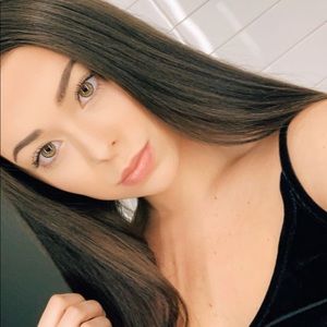 Meet your Posher, Carly